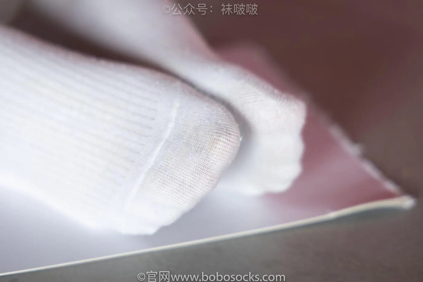 [BoBoSocks袜啵啵]NO.018 木木-运动鞋、白棉袜、裸足 [136P]插图5